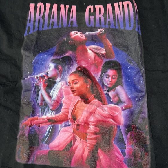 Ariana Grande Sweetner Tour - Picture 2 of 2